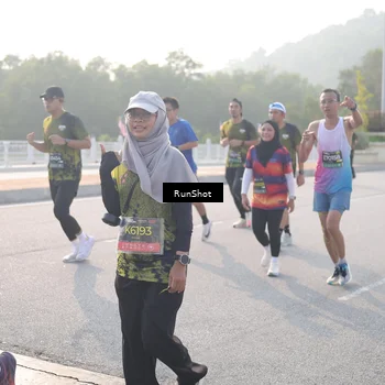 Runner Photo 6878284
