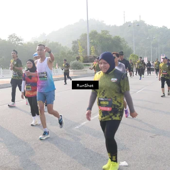 Runner Photo 6878293