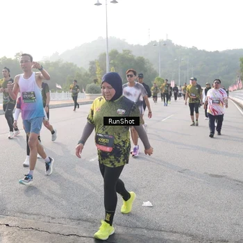 Runner Photo 6878301