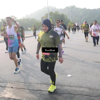 Runner Photo 6878302