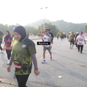 Runner Photo 6878317