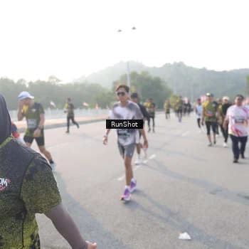 Runner Photo 6878332