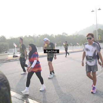 Runner Photo 6878333