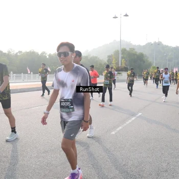 Runner Photo 6878340