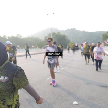 Runner Photo 6878345