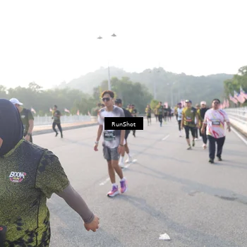 Runner Photo 6878414
