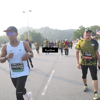 Runner Photo 6878436