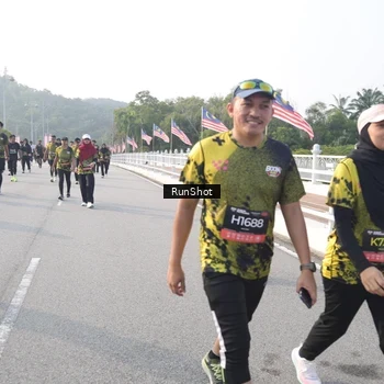 Runner Photo 6878450