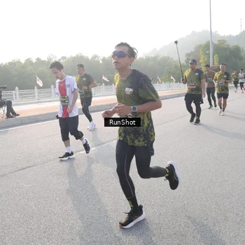 Runner Photo 6878464