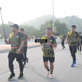 Runner Photo 6878489