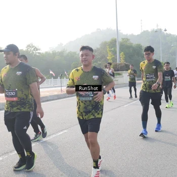 Runner Photo 6878496