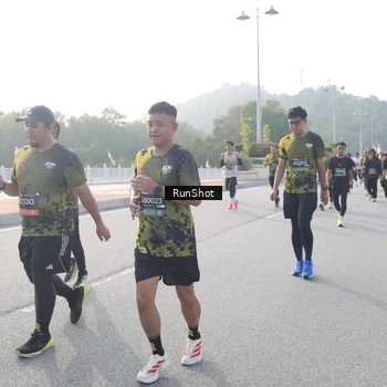 Runner Photo 6878503