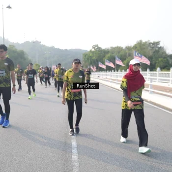 Runner Photo 6878508