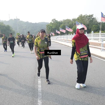 Runner Photo 6878527