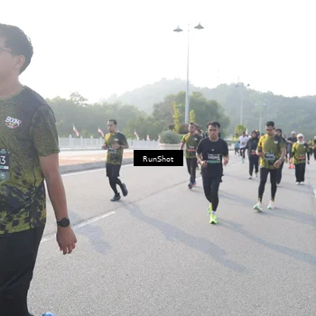 Runner Photo 6878564