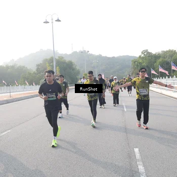Runner Photo 6878565