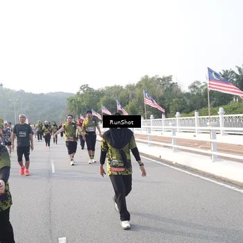 Runner Photo 6878640