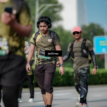 Runner Photo 6878659
