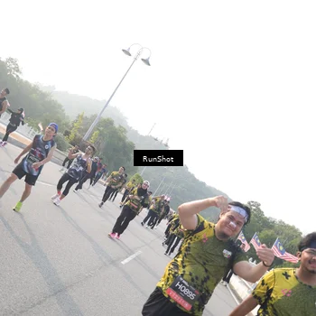 Runner Photo 6878672