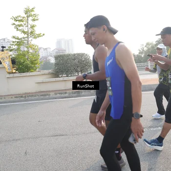 Runner Photo 6878693