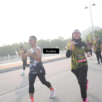 Runner Photo 6878726