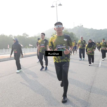 Runner Photo 6878755