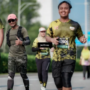 Runner Photo 6878759