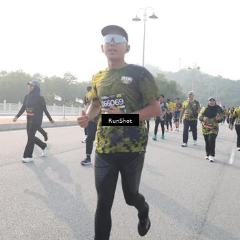 Runner Photo 6878760
