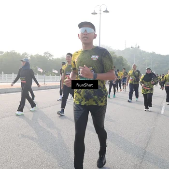 Runner Photo 6878762