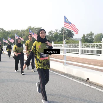 Runner Photo 6878772