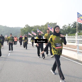 Runner Photo 6878773