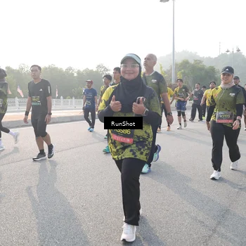Runner Photo 6878812