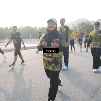 Runner Photo 6878821