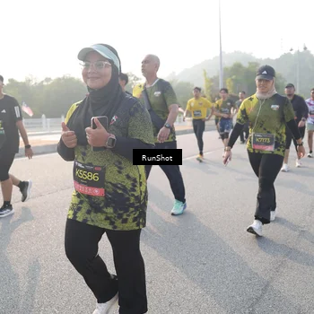 Runner Photo 6878823