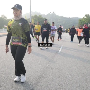 Runner Photo 6878832