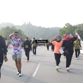 Runner Photo 6878862