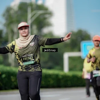 Runner Photo 6878867