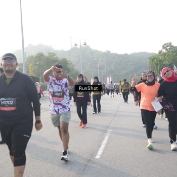Runner Photo 6878868