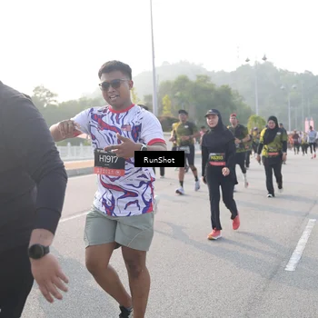 Runner Photo 6878893