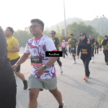 Runner Photo 6878898