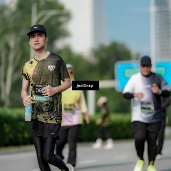Runner Photo 6878921