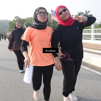 Runner Photo 6878923