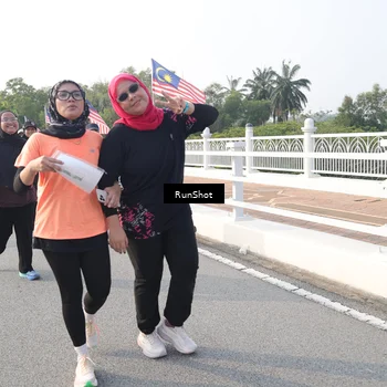 Runner Photo 6878924