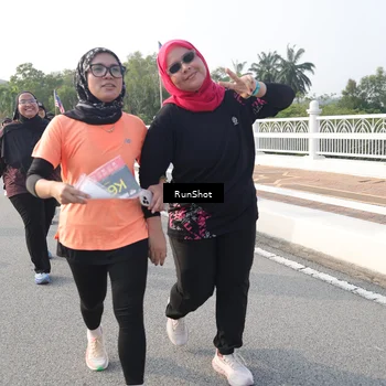 Runner Photo 6878925