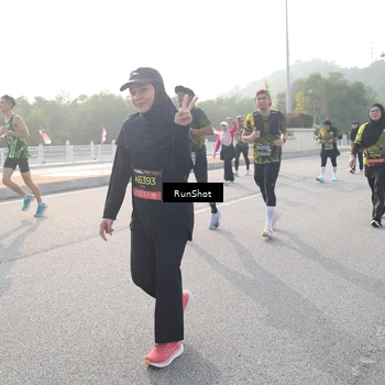 Runner Photo 6878936