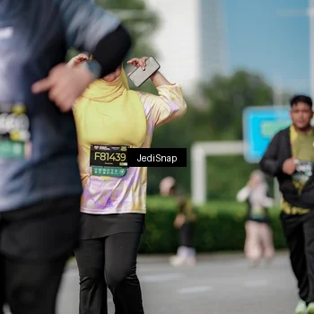 Runner Photo 6879004