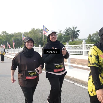 Runner Photo 6879006