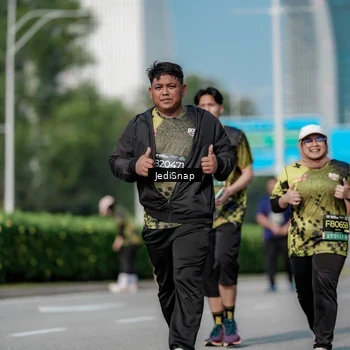 Runner Photo 6879047