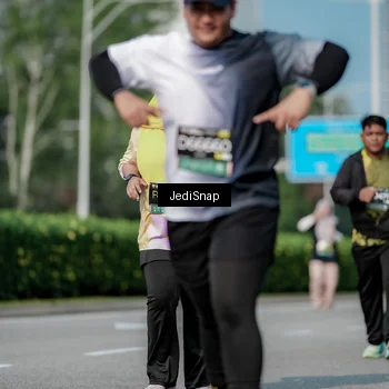 Runner Photo 6879063