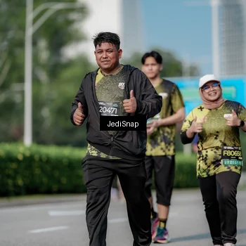 Runner Photo 6879065